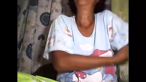 Snapshot of sweetbella24 chatting on 09-12-25, 01:44 im anne online show from 09-12-25, 01:44