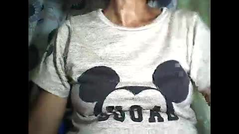 Snapshot of sweetbella24 chatting on 10-29-25, 01:46 im anne online show from 10-29-25, 01:46