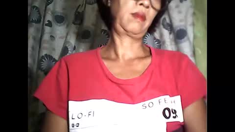 Snapshot of sweetbella24 chatting on 12-01-25, 01:16 im anne online show from 12-01-25, 01:16