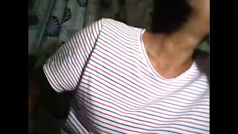 Snapshot of sweetbella24 chatting on 12-18-25, 01:50 im anne online show from 12-18-25, 01:50