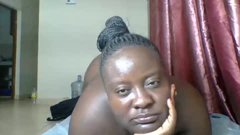 Snapshot of sweetblacklady chatting on 12-31-24, 12:43 MELVIN online show from 12-31-24, 12:43