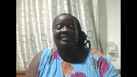 Snapshot of sweetblacklady chatting on 11-11-25, 08:31 MELVIN online show from 11-11-25, 08:31