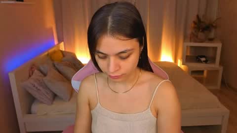 Snapshot of sweetblushie chatting on 05-25-26, 01:33 Kim online show from 05-25-26, 01:33