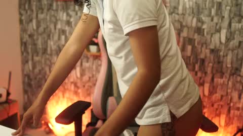 Snapshot of sweetbonii chatting on 05-02-26, 04:50 Salom independent model online show from 05-02-26, 04:50