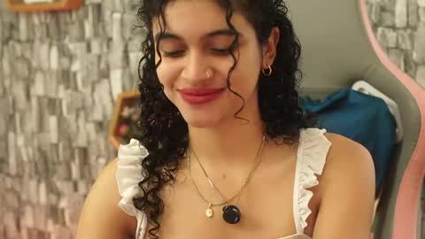 Snapshot of sweetbonii chatting on 05-15-26, 07:10 Salom independent model online show from 05-15-26, 07:10