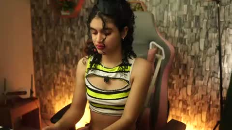 Snapshot of sweetbonii chatting on 06-09-26, 09:26 Salom independent model online show from 06-09-26, 09:26