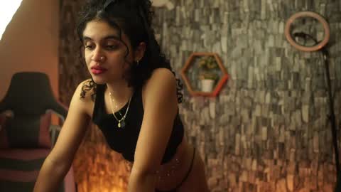 Snapshot of sweetbonii chatting on 06-11-26, 03:59 Salom independent model online show from 06-11-26, 03:59