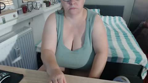 Sweetboobs85h online show from 10-28-25, 05:04