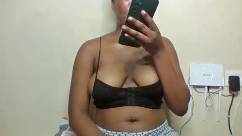 Snapshot of sweetbutterfly99 chatting on 02-23-26, 01:25 sweetbutterfly99 online show from 02-23-26, 01:25
