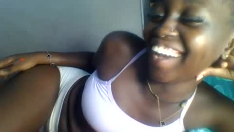 Snapshot of sweetcandy009 chatting on 07-24-26, 08:18 Candy online show from 07-24-26, 08:18