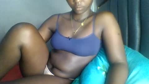 Snapshot of sweetcandy009 chatting on 07-27-26, 05:20 Candy online show from 07-27-26, 05:20