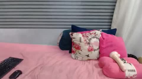 queen online show from 02-22-26, 04:27