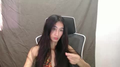 Snapshot of sweetcharise18 chatting on 01-16-26, 05:22 Cha cha online show from 01-16-26, 05:22