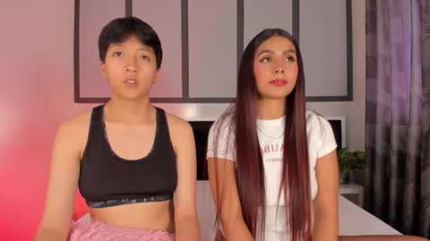 Snapshot of sweetcoupple chatting on 12-03-25, 09:35 Eva Short hair girl - Victoria Long red hair online show from 12-03-25, 09:35