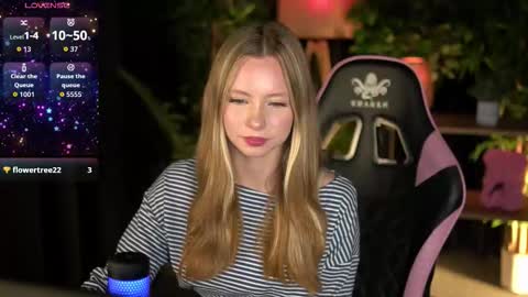 Snapshot of sweetdaisy_me chatting on 03-04-26, 03:40 Lina online show from 03-04-26, 03:40