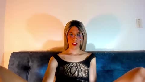 Snapshot of sweetdesaire chatting on 03-06-25, 06:05 Amelia online show from 03-06-25, 06:05