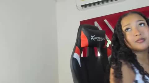 Snapshot of sweetdesireasm chatting on 02-15-26, 08:49 Sweet Desire online show from 02-15-26, 08:49