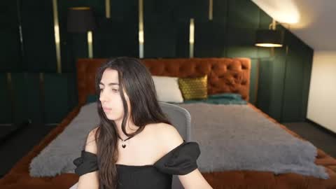 Amelia online show from 04-20-26, 10:29