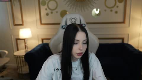Amelia online show from 05-27-26, 10:56