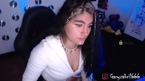 Abril online show from 02-20-25, 02:46