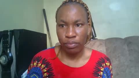 sweetdiva2012 online show from 09-28-25, 04:40