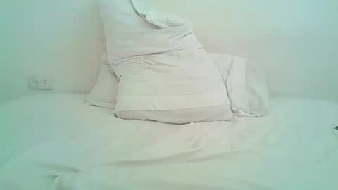 Snapshot of sweetdoll6 chatting on 05-09-26, 03:39 Sweet Doll online show from 05-09-26, 03:39