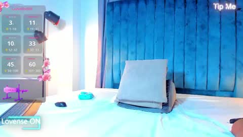 Snapshot of sweetebony_69 chatting on 05-11-26, 02:45 Mia online show from 05-11-26, 02:45