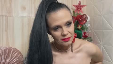 Sweeteest Julie online show from 12-22-25, 12:29