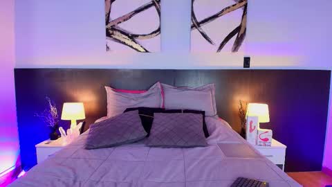 Snapshot of sweeteuphoria_ chatting on 10-07-25, 09:01 Ephoria online show from 10-07-25, 09:01