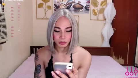 sweetkatniss online show from 09-17-25, 05:20