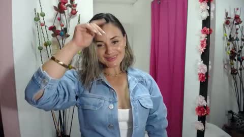 Snapshot of sweetfantasyy69 chatting on 05-24-26, 06:46 sweef online show from 05-24-26, 06:46