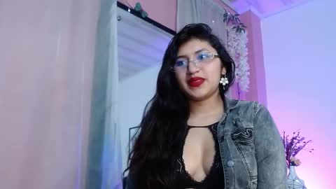 Snapshot of sweetgh_ chatting on 09-24-25, 11:24  Sweet online show from 09-24-25, 11:24