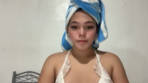 Snapshot of sweetgirl_ayesha chatting on 10-19-25, 10:27 Ayesha online show from 10-19-25, 10:27