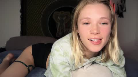 sweetgracee online show from 12-27-24, 07:18