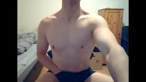 Snapshot of sweetguy8210 chatting on 11-24-25, 06:40 sweetguy8210 online show from 11-24-25, 06:40