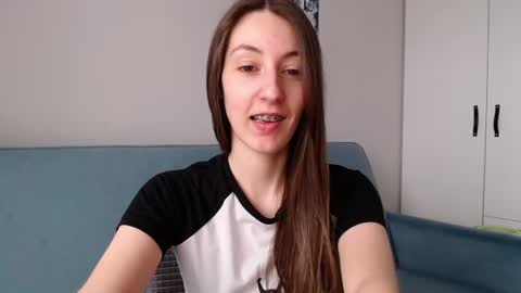 Emma  online show from 06-11-26, 07:50