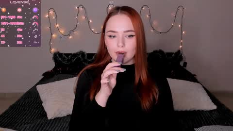 Snapshot of sweetie_candy_ chatting on 12-21-24, 03:42 Hannah online show from 12-21-24, 03:42