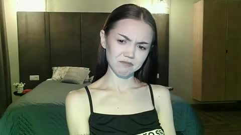 sweetieee_kira online show from 09-10-25, 01:27