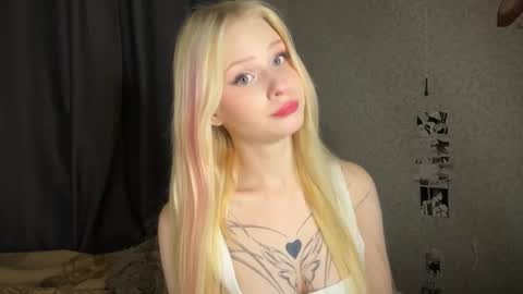 Snapshot of sweetielis chatting on 12-17-24, 04:01 sweetie Lisa3 online show from 12-17-24, 04:01