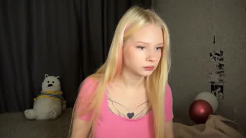 Snapshot of sweetielis chatting on 12-24-24, 03:38 sweetie Lisa3 online show from 12-24-24, 03:38