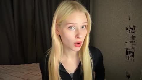 Snapshot of sweetielis chatting on 01-03-25, 02:30 sweetie Lisa3 online show from 01-03-25, 02:30