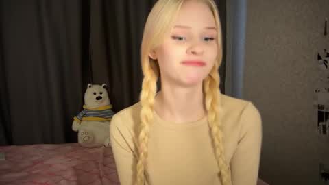 Snapshot of sweetielis chatting on 01-04-25, 09:54 sweetie Lisa3 online show from 01-04-25, 09:54