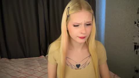 Snapshot of sweetielis chatting on 01-15-25, 10:06 sweetie Lisa3 online show from 01-15-25, 10:06