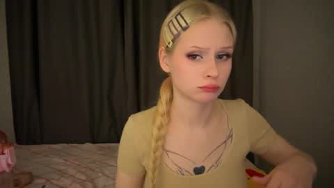 Snapshot of sweetielis chatting on 01-16-25, 05:23 sweetie Lisa3 online show from 01-16-25, 05:23