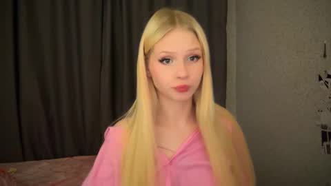 Snapshot of sweetielis chatting on 01-18-25, 05:15 sweetie Lisa3 online show from 01-18-25, 05:15