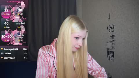 Snapshot of sweetielis chatting on 02-05-25, 02:26 sweetie Lisa3 online show from 02-05-25, 02:26