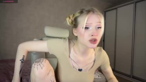 Snapshot of sweetielis chatting on 03-11-25, 05:02 sweetie Lisa3 online show from 03-11-25, 05:02