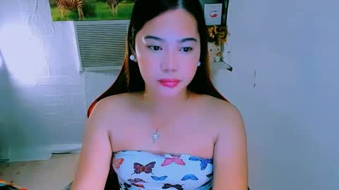 Nicole online show from 11-10-25, 05:06