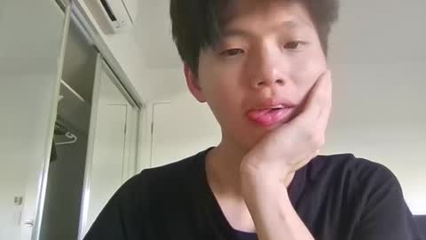 Snapshot of sweetiepuppy421 chatting on 12-20-25, 03:02 sweetiepuppy421 online show from 12-20-25, 03:02