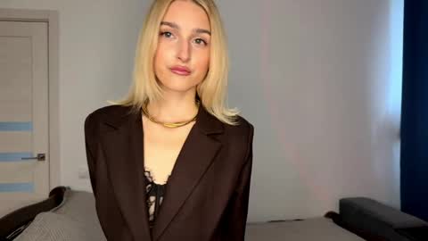 sweetilun online show from 04-03-26, 10:46